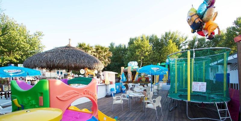 Hotel Mamy Rimini Kültér fotó