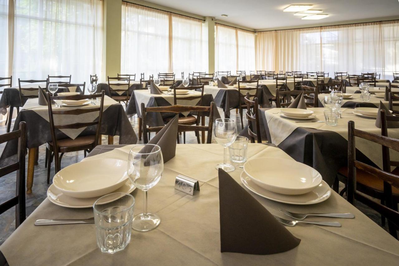 Hotel Mamy Rimini Kültér fotó