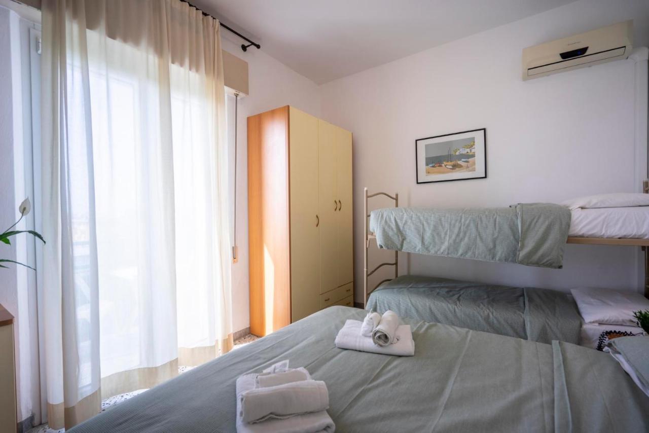 Hotel Mamy Rimini Kültér fotó